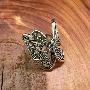 Butterfly Ring Y2K 🦋